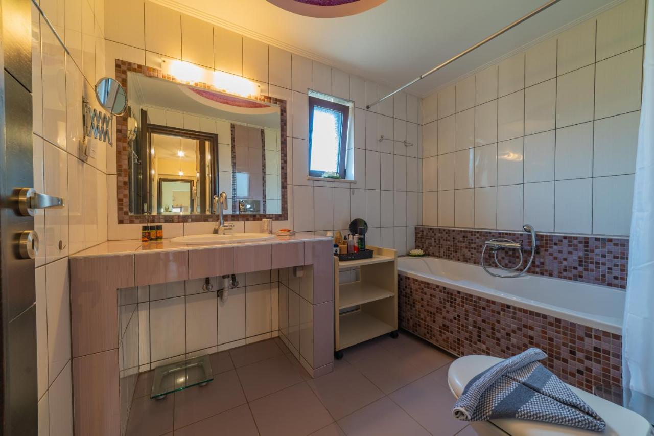 Deluxe Villa Kamba With Sea View Aptera Exterior photo